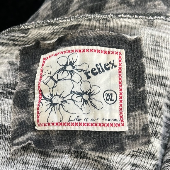 Reflex | V-Neck Burnout Graphic Tee - Picture 6 of 6